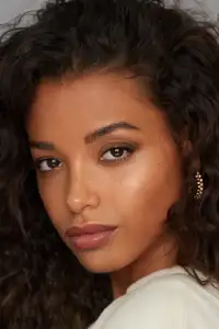 Ella Balinska